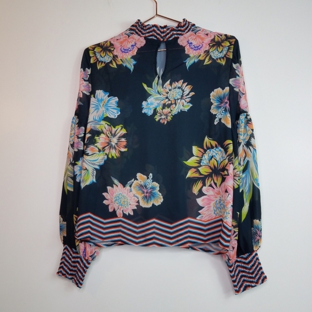 Vici Jealous Tomato Navy Blue Floral Blouse Size Small - Picture 9 of 11